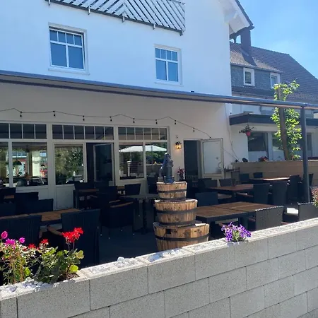 Restaurant Zum Landmann 호텔 웬덴